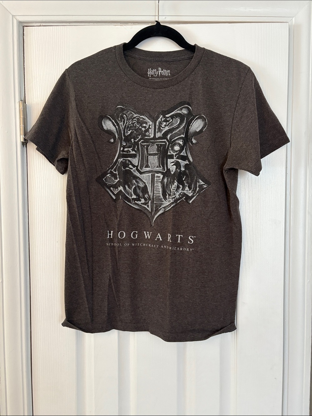 Harry Potter Hogwarts Crest Graphic T-Shirt Charcoal Heather Grey Short Sleeve S